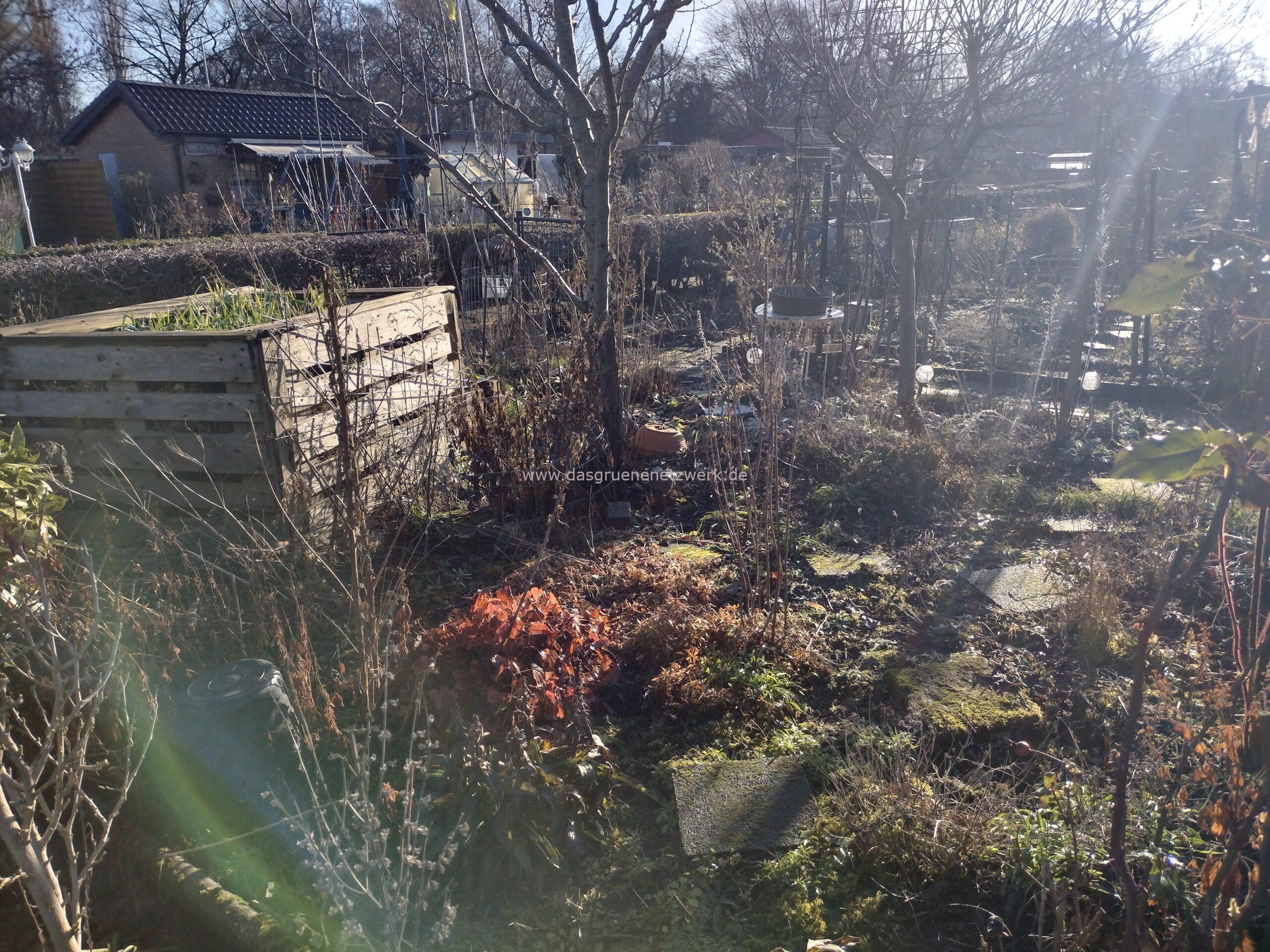 DIY- Hochbeet-Nützlingshotel